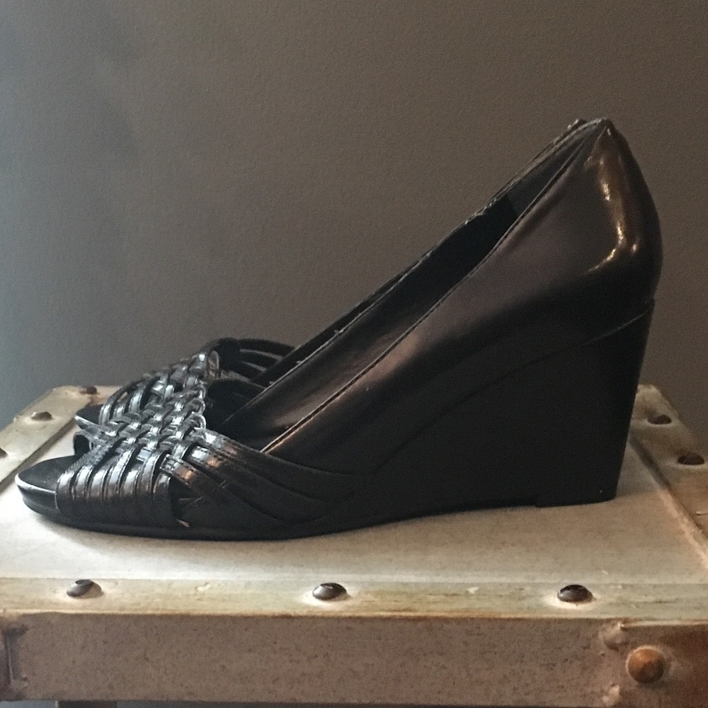 Artisan style wedge heels, nice detailing, NWOT